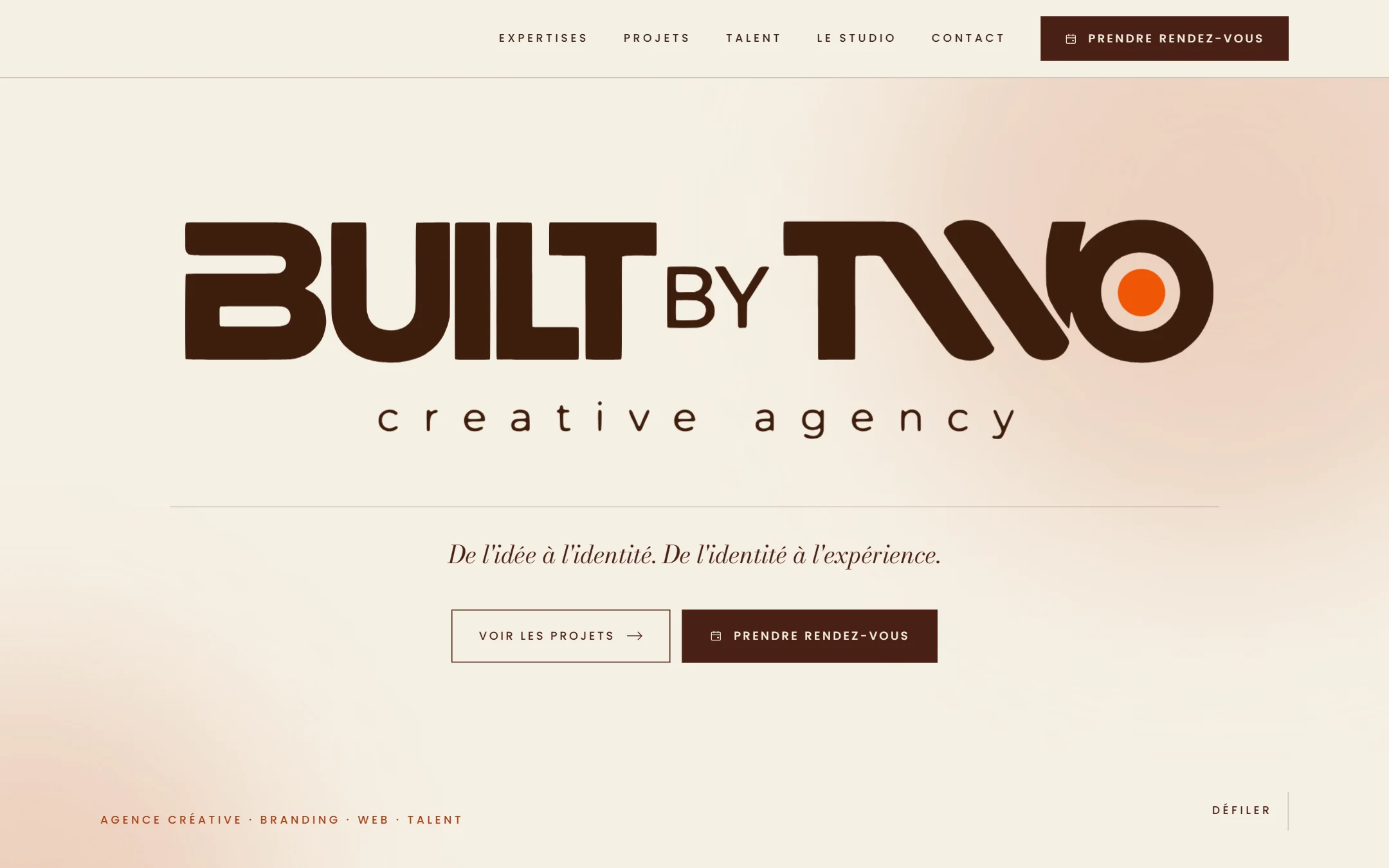 Le site Built By Two sur ordinateur